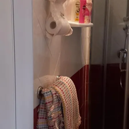 Cosmopolitan Bed & Breakfast *